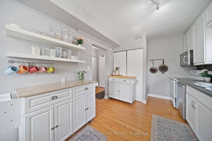 Property Photo:  2027 Bluefields Drive 2  ON L7P 1J9 