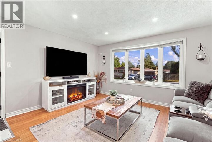 Property Photo:  12 Glamis Court  ON L9C 6B3 