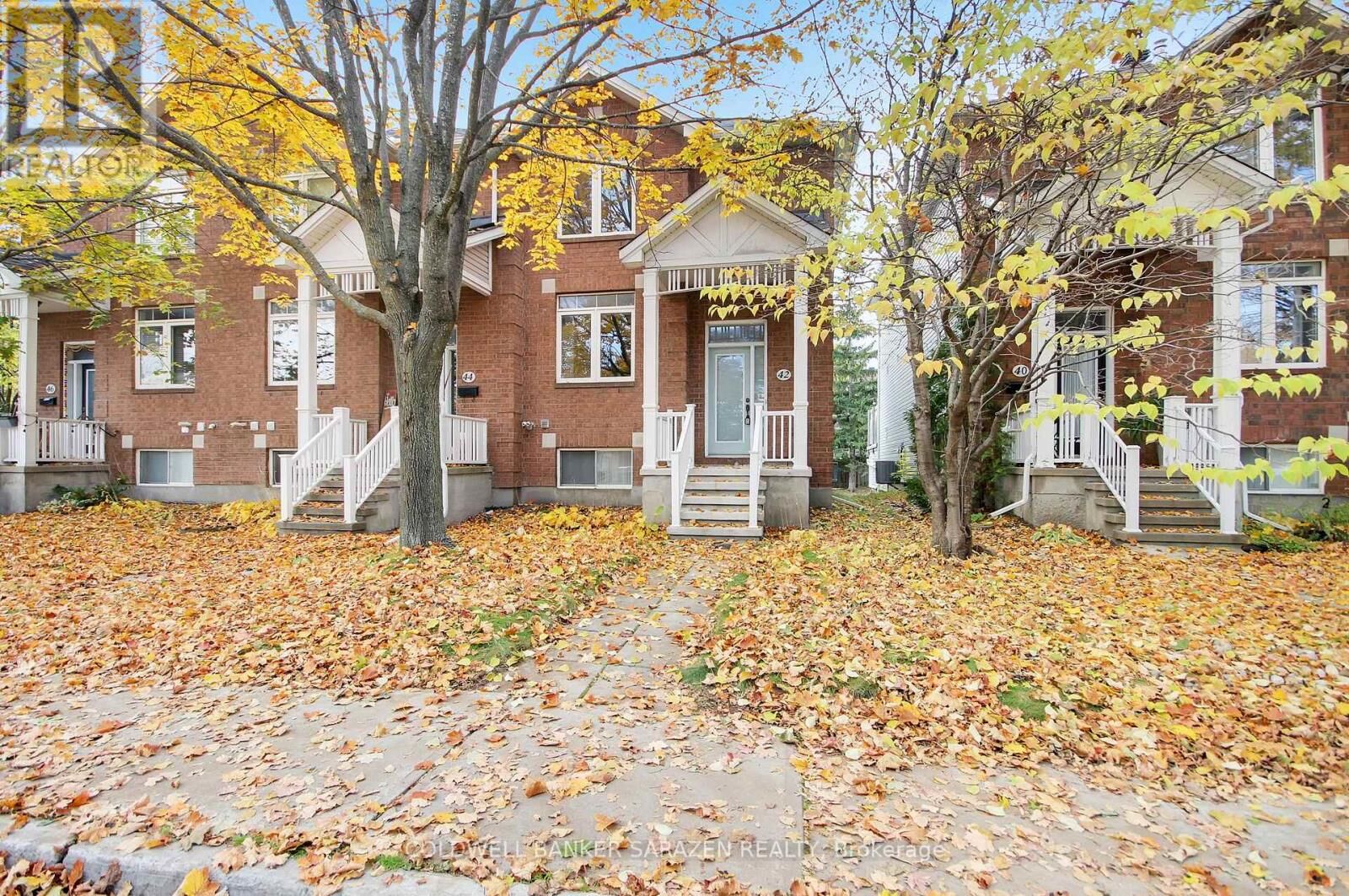 Property Photo: 42 Colchester Square ON K2K 2X4