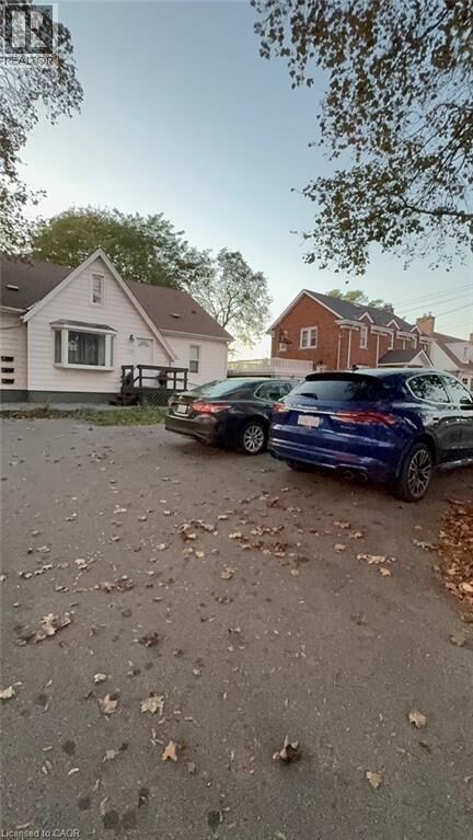 Property Photo:  39 Centennial Parkway South Bsmt  ON L8G 2C1 