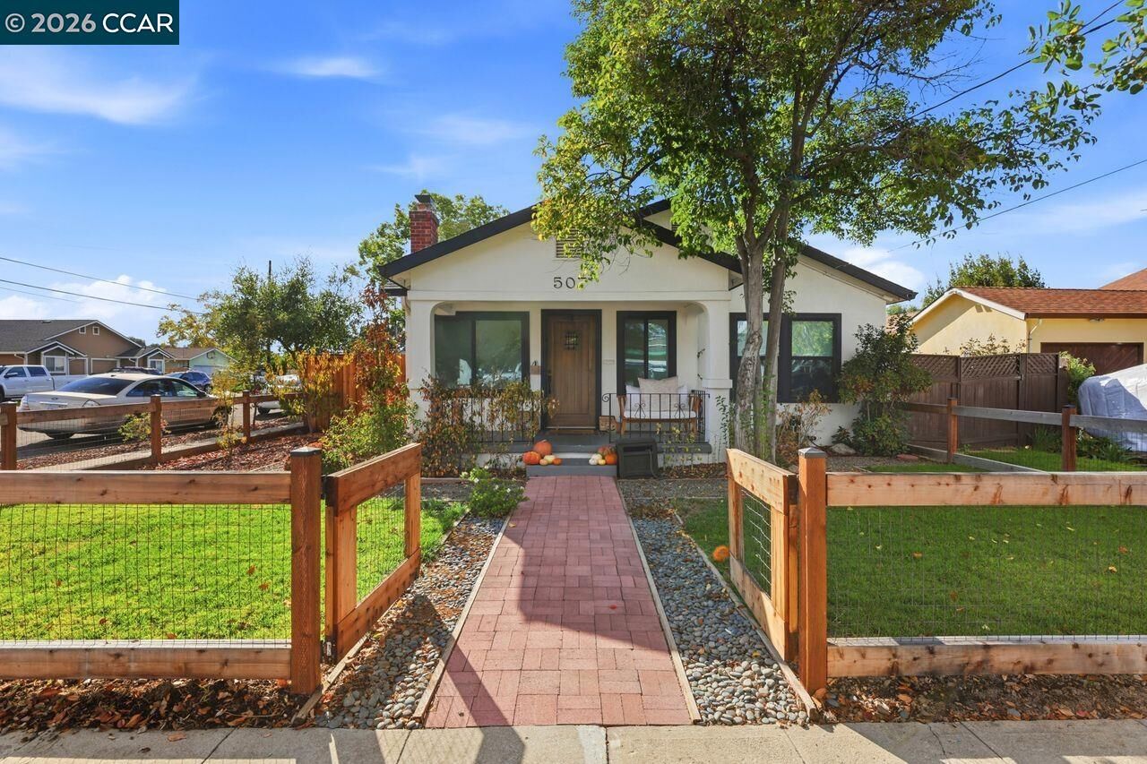 Property Photo:  507 N M St  CA 94551 