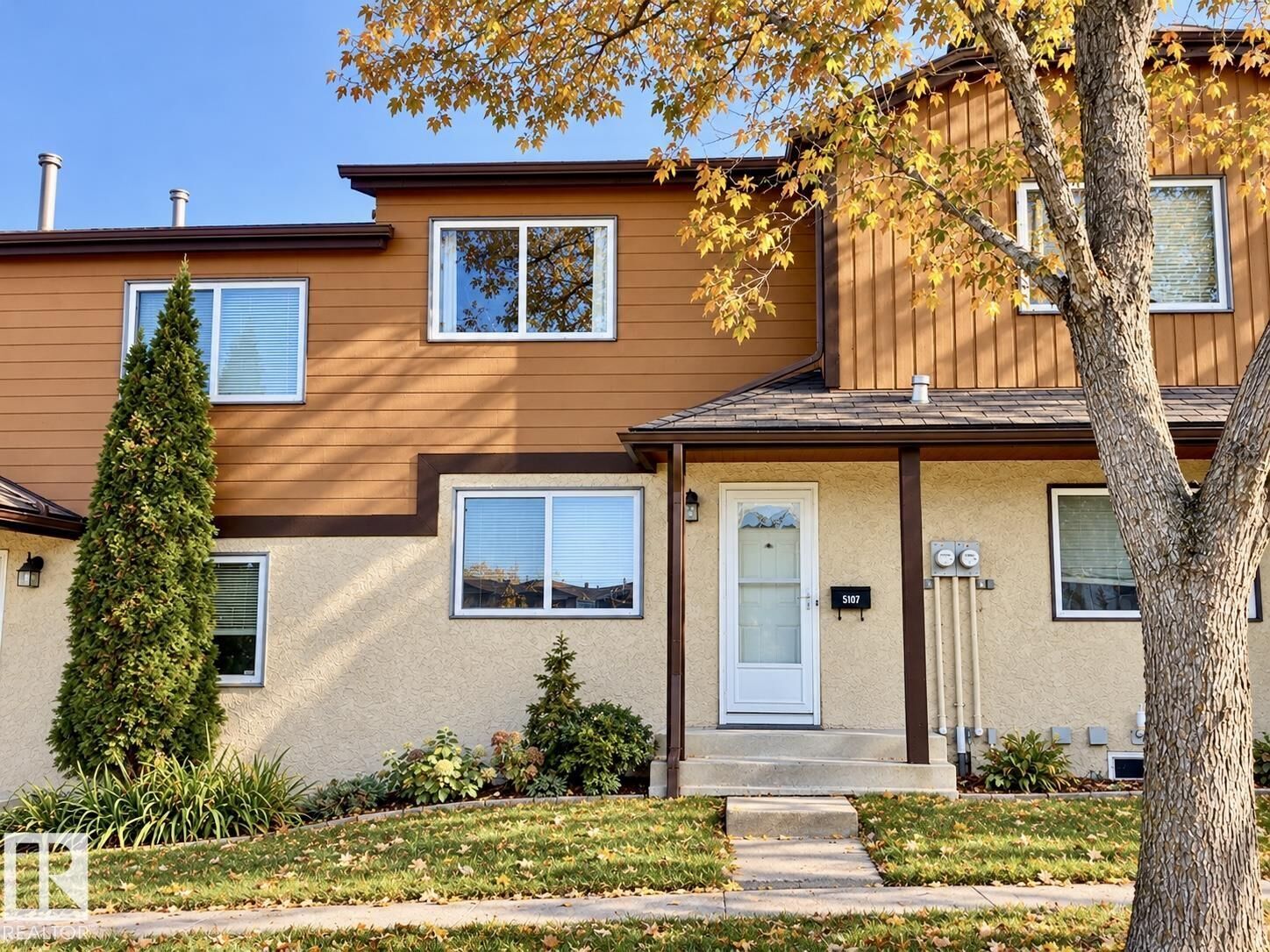 Property Photo:  5107 146 Avenue NW  AB T5A 4M7 