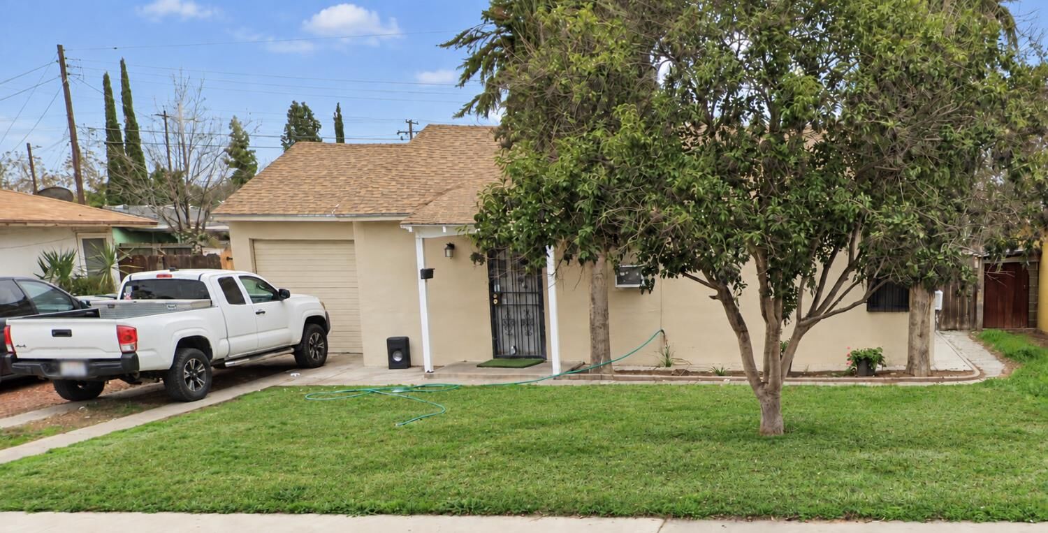 Property Photo: 3876 Braly Ave CA 93702