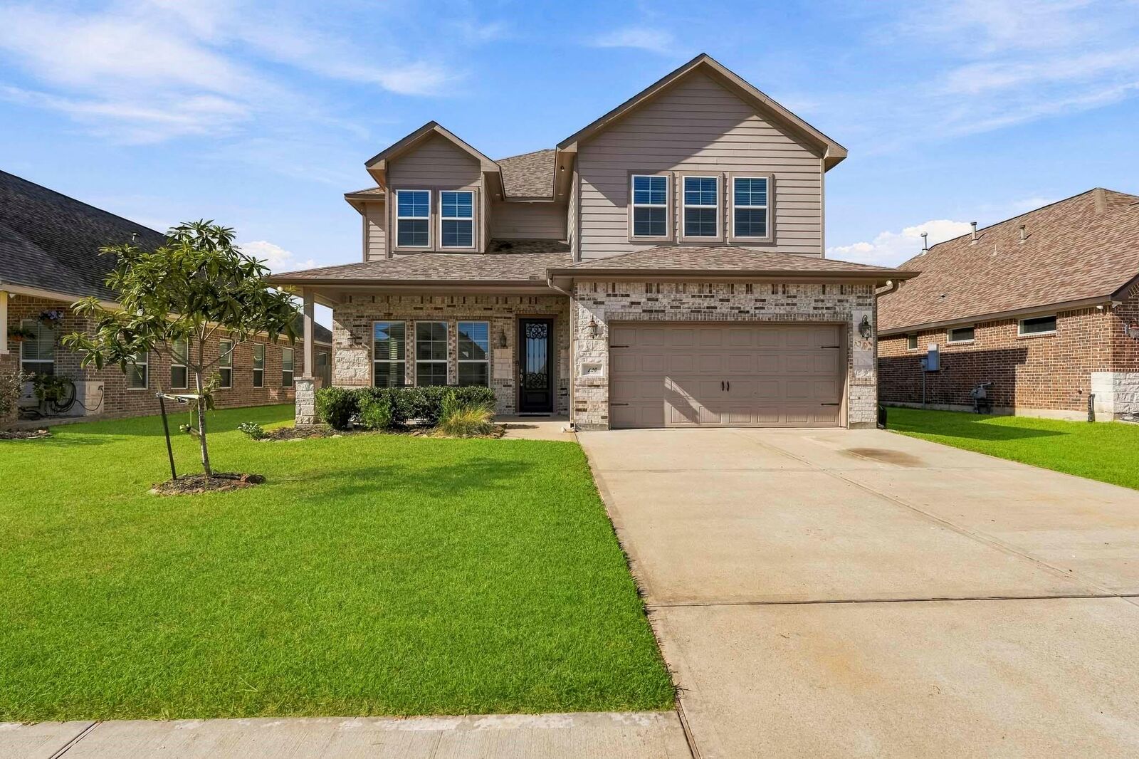 Property Photo:  126 Comal Drive  TX 77523 