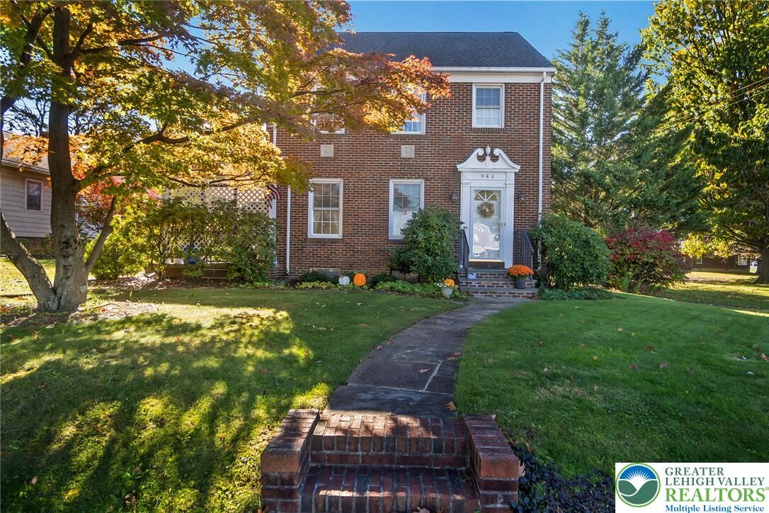 Property Photo:  941 Pennsylvania Avenue  PA 18018 