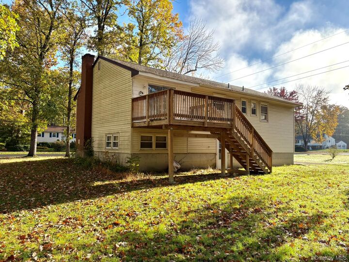 Property Photo:  28 Wildwood Drive  NY 12590 