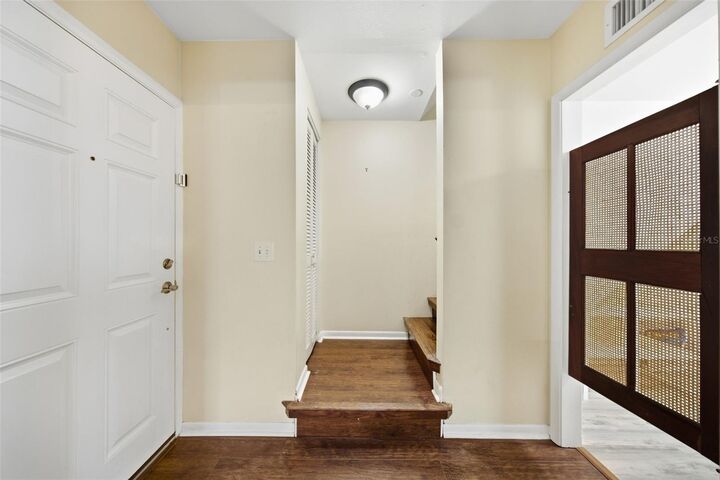 Property Photo:  309 Belle View Avenue  FL 33617 
