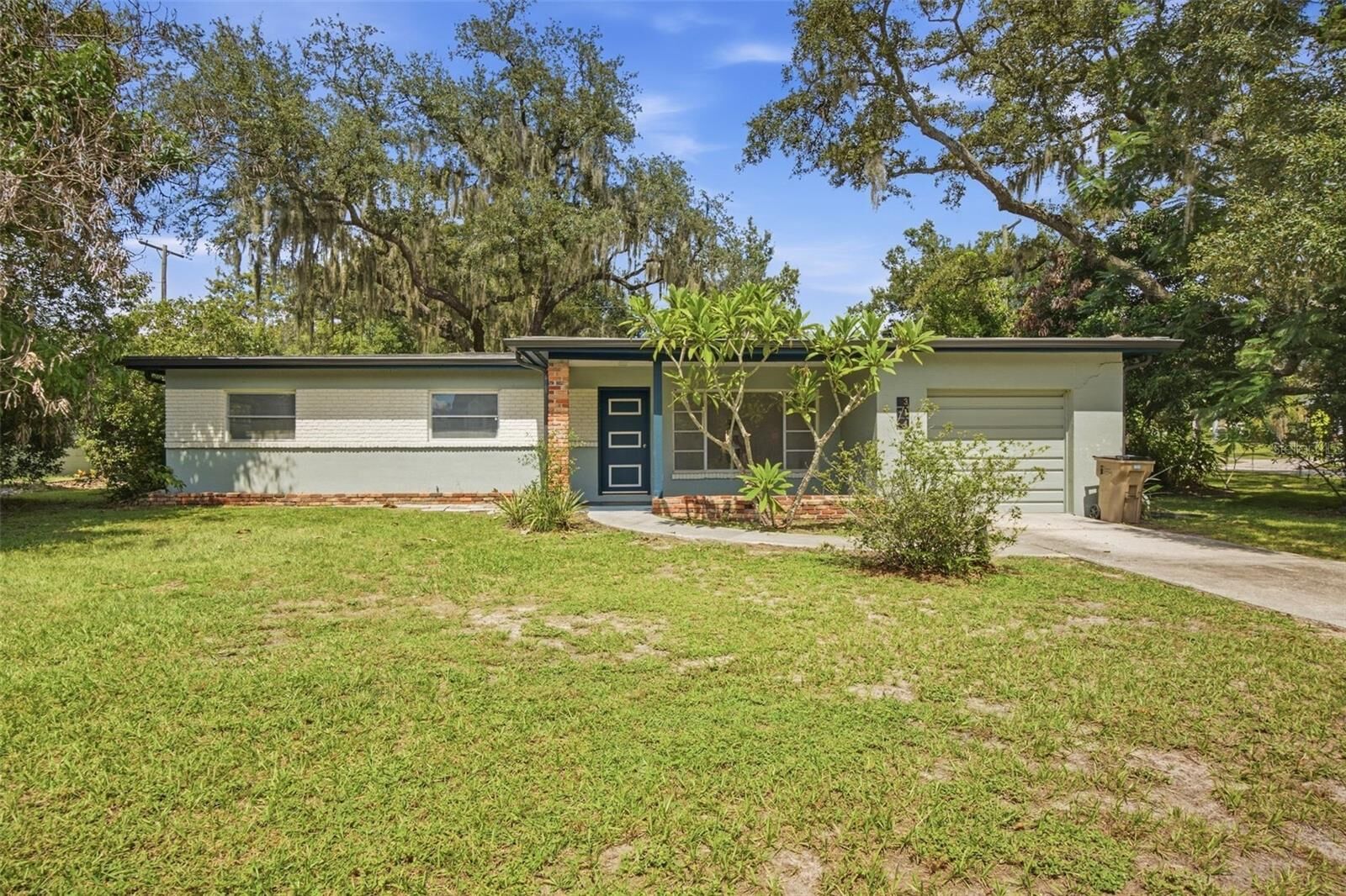 Property Photo:  314 Deer Park Avenue  FL 33617 
