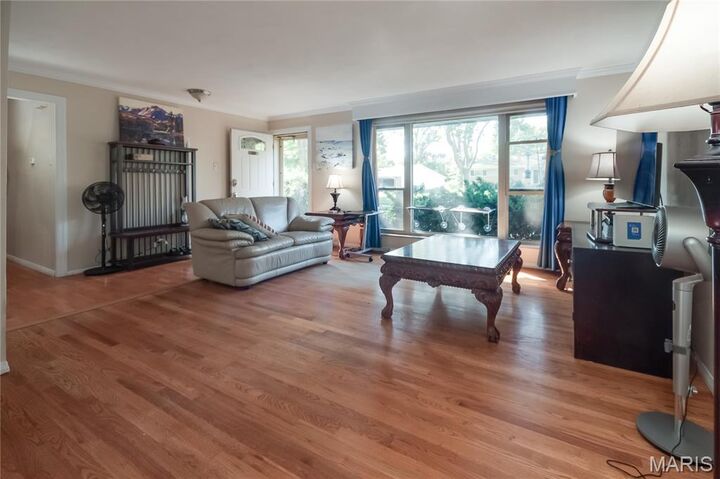 Property Photo:  718 Villa Capri Court  MO 63132 