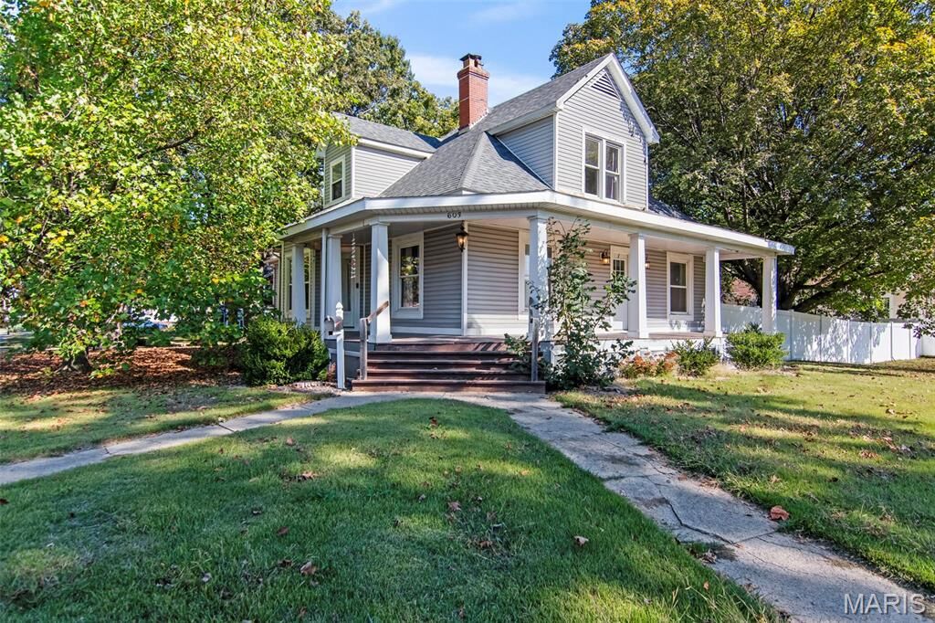 Property Photo:  603 E Hauser Street  IL 62056 