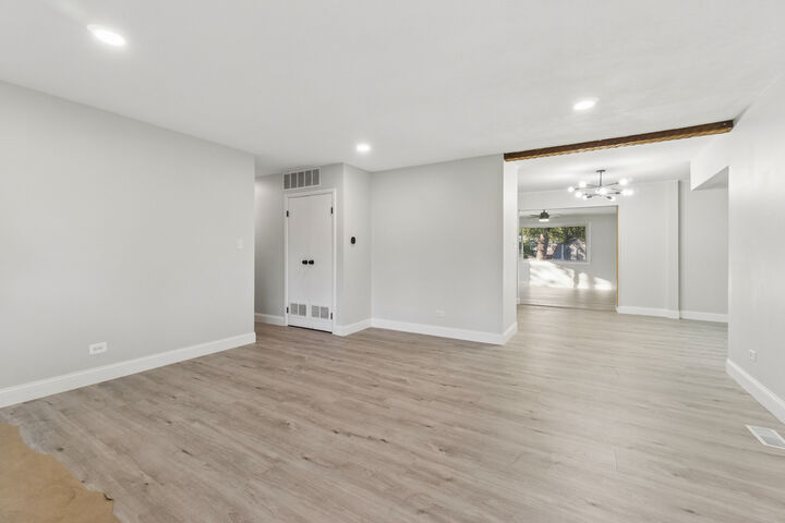 Property Photo:  530 Maywood Lane  IL 60169 