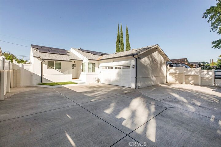 Property Photo:  18955 Cantlay Street  CA 91335 