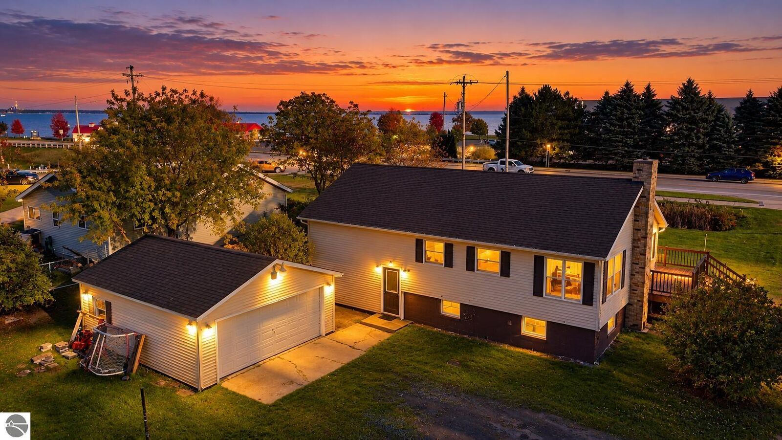 Property Photo:  910 W Lake Street  MI 48763 