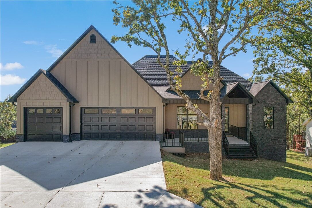 Property Photo: 677 N Cliffside Drive AR 72701