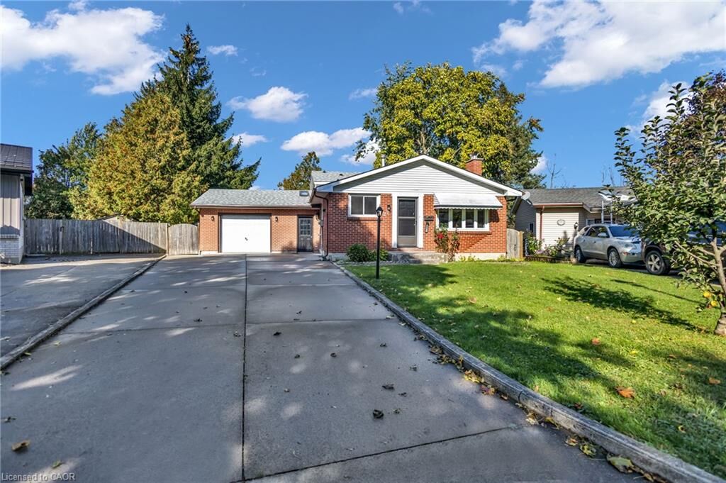 Property Photo: 27 Toulon Crescent ON N5V 1J4