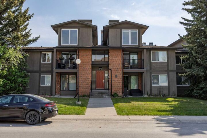 Property Photo:  6400 Coach Hill Road SW 722  AB T3H 1B8 