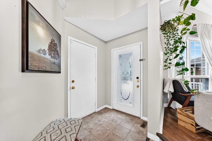 Property Photo:  11 Shawbrooke Circle SW  AB T2Y 2Y4 