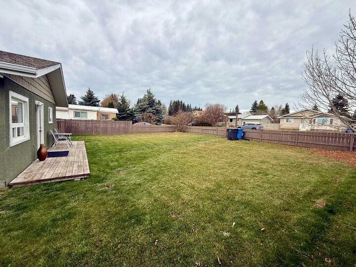 Property Photo:  4839 52 Avenue  AB T0M 0X0 