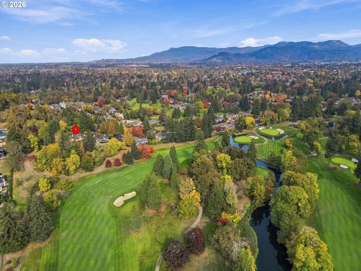 Property Photo: 541 Spyglass Dr OR 97401