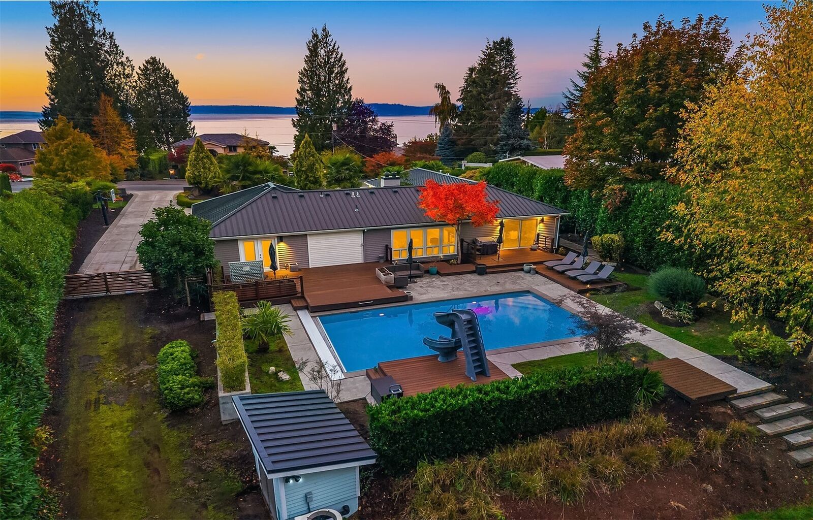 Property Photo: 8712 Talbot Road WA 98026