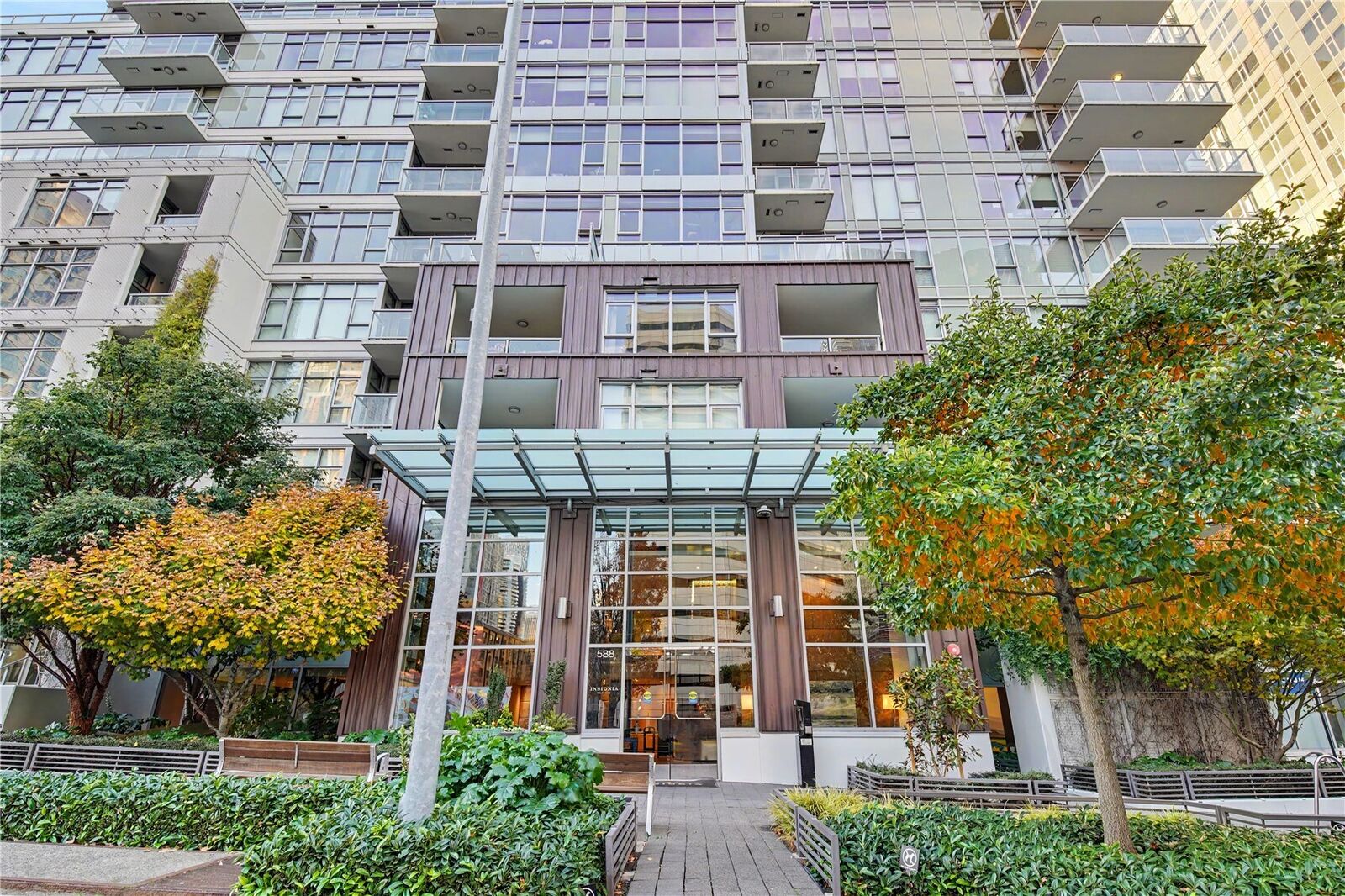 Property Photo: 588 Bell Street 1707S WA 98121
