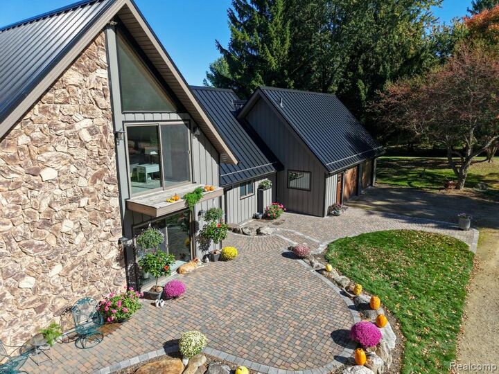 Property Photo:  6850 Lyons Road  MI 48444 