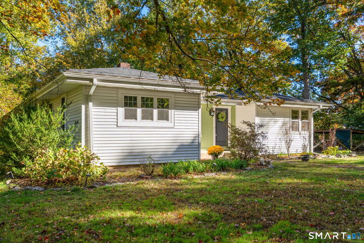 Property Photo:  27 Woodland Road  CT 06357 