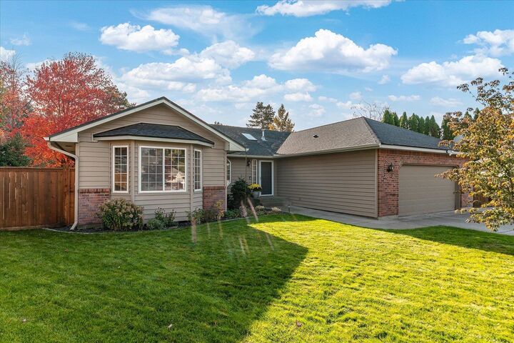 Property Photo:  4415 S Parkside Ct  WA 99223 