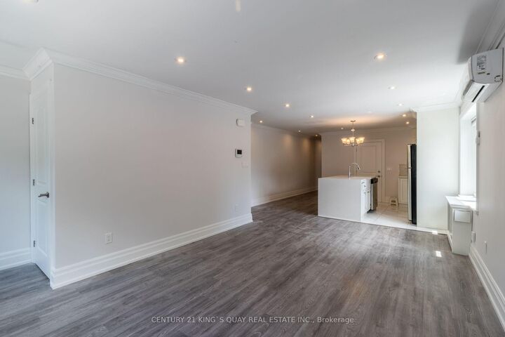 Photo de la propriété: 301 Cleveland Street Upper ON M4S 2W7