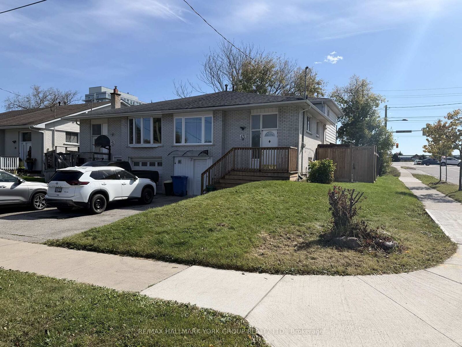 Property Photo:  43 Walter Avenue Lower  ON L3Y 2T2 