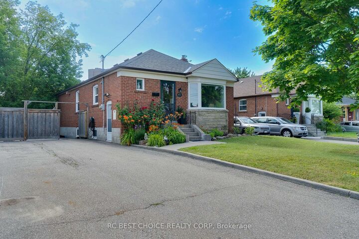 Property Photo: 45 Mayall Avenue Main ON M3L 1E7