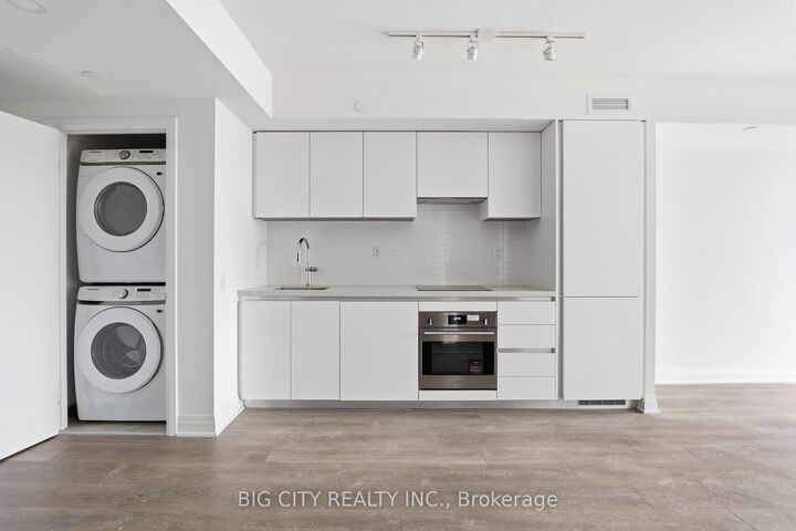 Photo de la propriété:  25 Frederick Todd Way 1109  ON M4G 0E8 