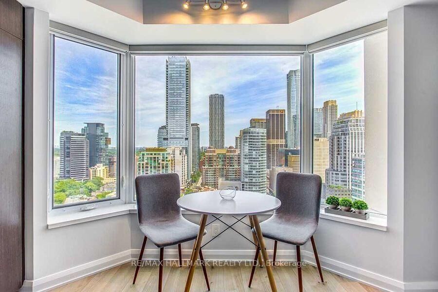 Property Photo:  155 Yorkville Avenue 2307  ON M5R 1C4 