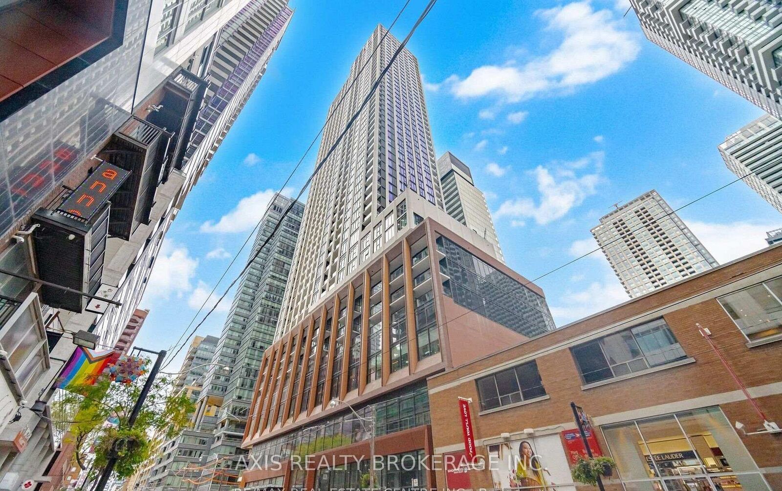 Property Photo: 400 King Street W 2002 ON M5V 1K2