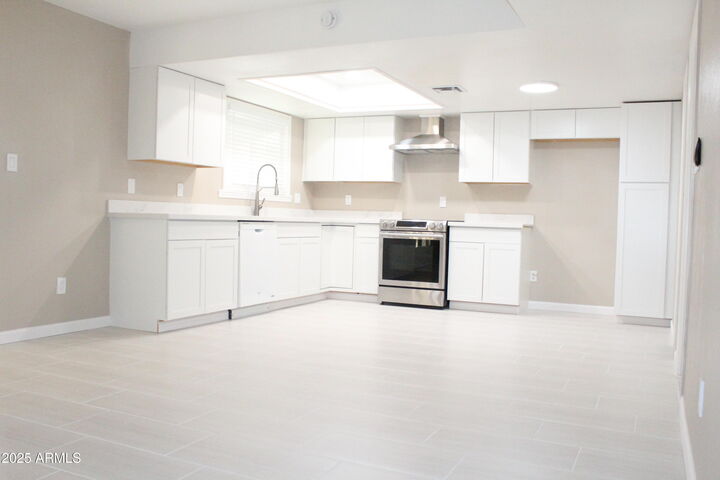 Property Photo: 8806 N 105th Lane AZ 85345