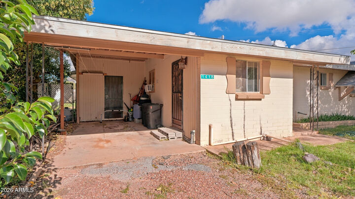 Property Photo:  1418 S Calle De Rosas --  AZ 85603 