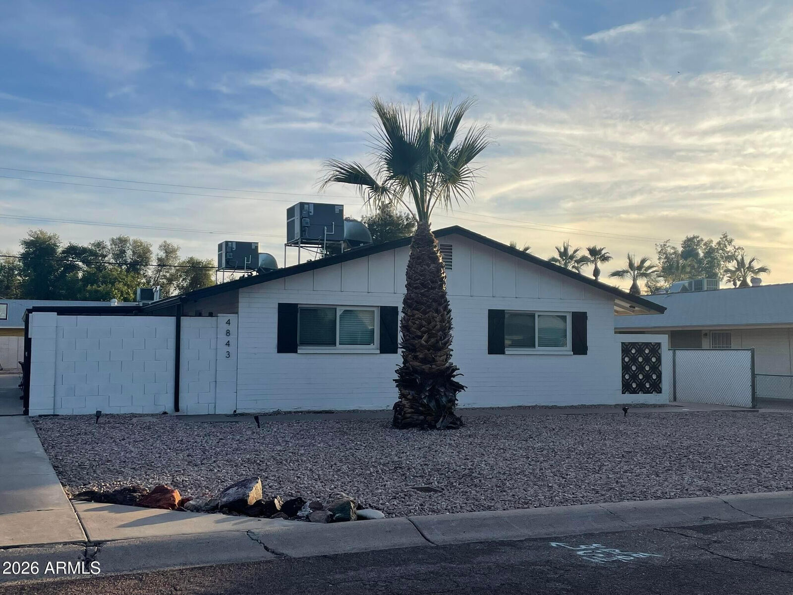Property Photo: 4843 E Cambridge Avenue Apt 10 AZ 85008