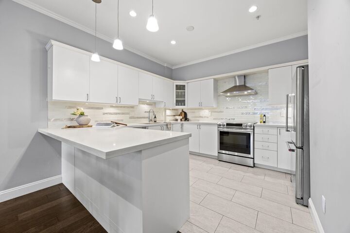 Property Photo:  121 Shoreline Circle 103  BC V3H 5G2 