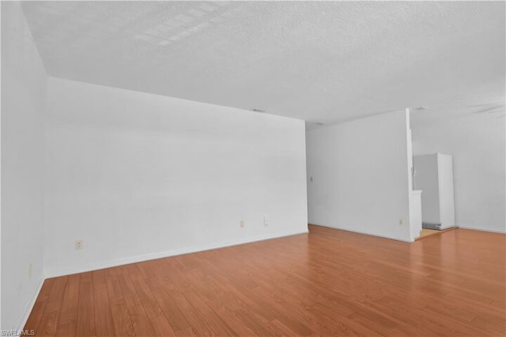 Property Photo: 4611 Bayshore Dr O5 FL 34112