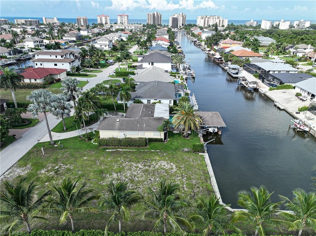 Property Photo: 489 Heron Ave FL 34108