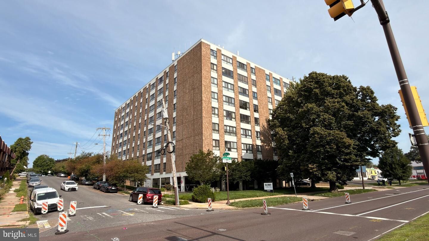 Property Photo: 7600 E Roosevelt Boulevard 904 PA 19152
