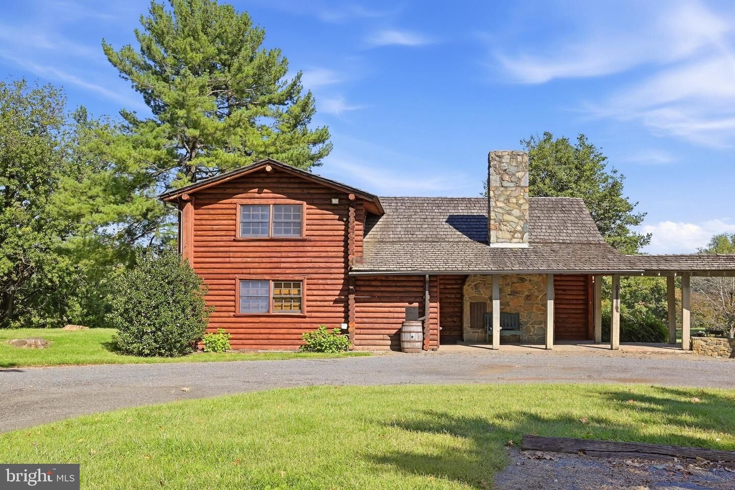 Property Photo:  5702 Merry Oaks Rd Merry Oaks Road  VA 20198 