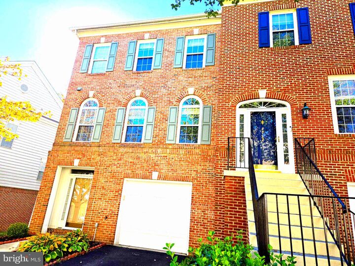 Property Photo:  4714 Caronia Way  VA 22030 