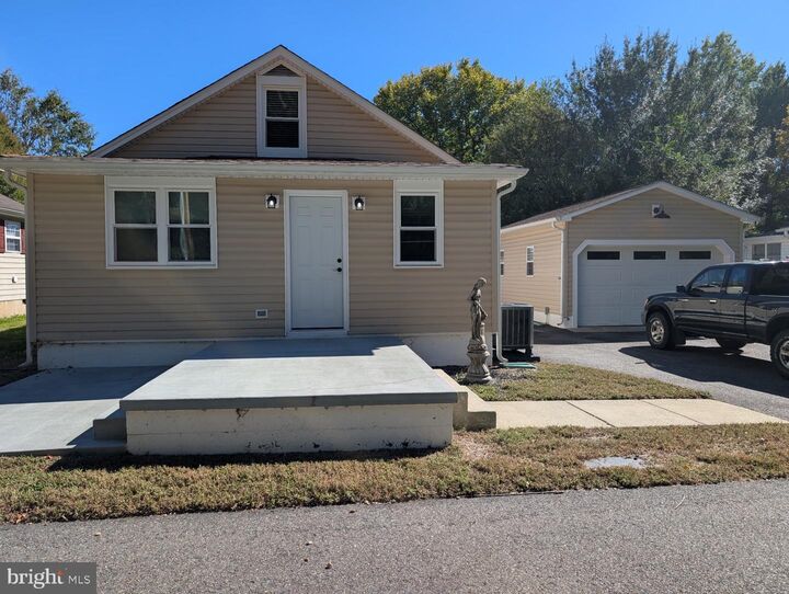 Property Photo: 206 Pratt Street VA 22405