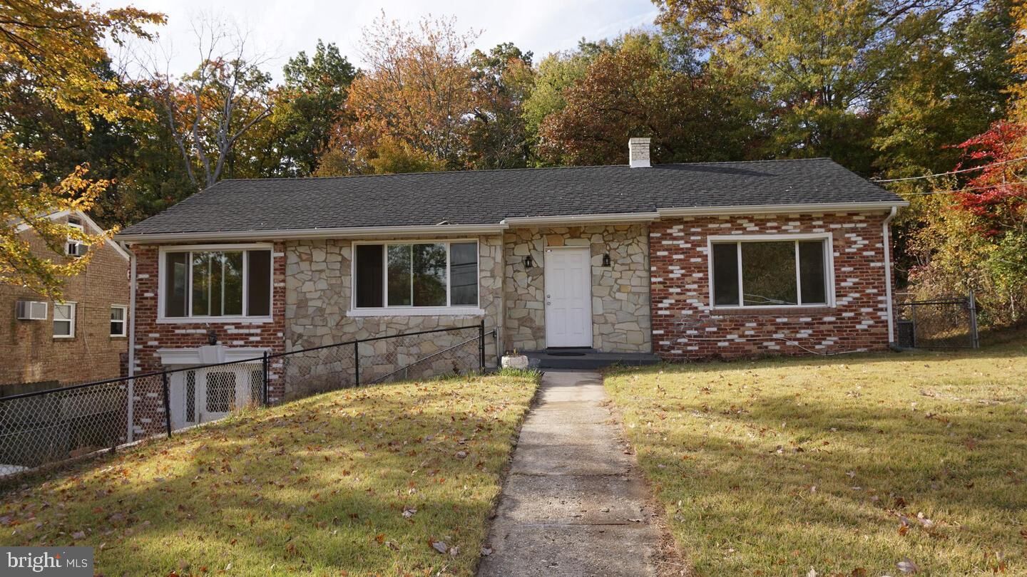 Property Photo: 6620 Auburn Avenue MD 20737