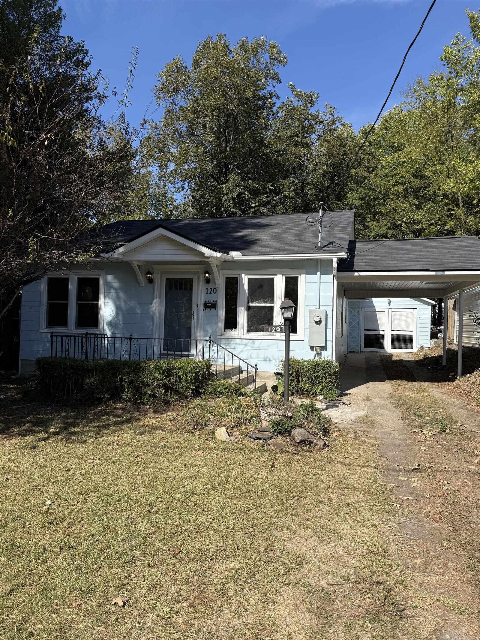 Property Photo:  120 South St  AR 71913 