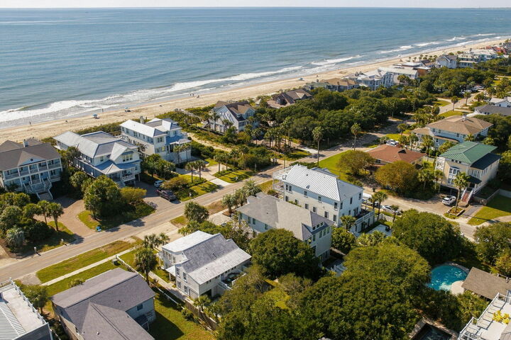 Property Photo:  605 Ocean Boulevard  SC 29451 