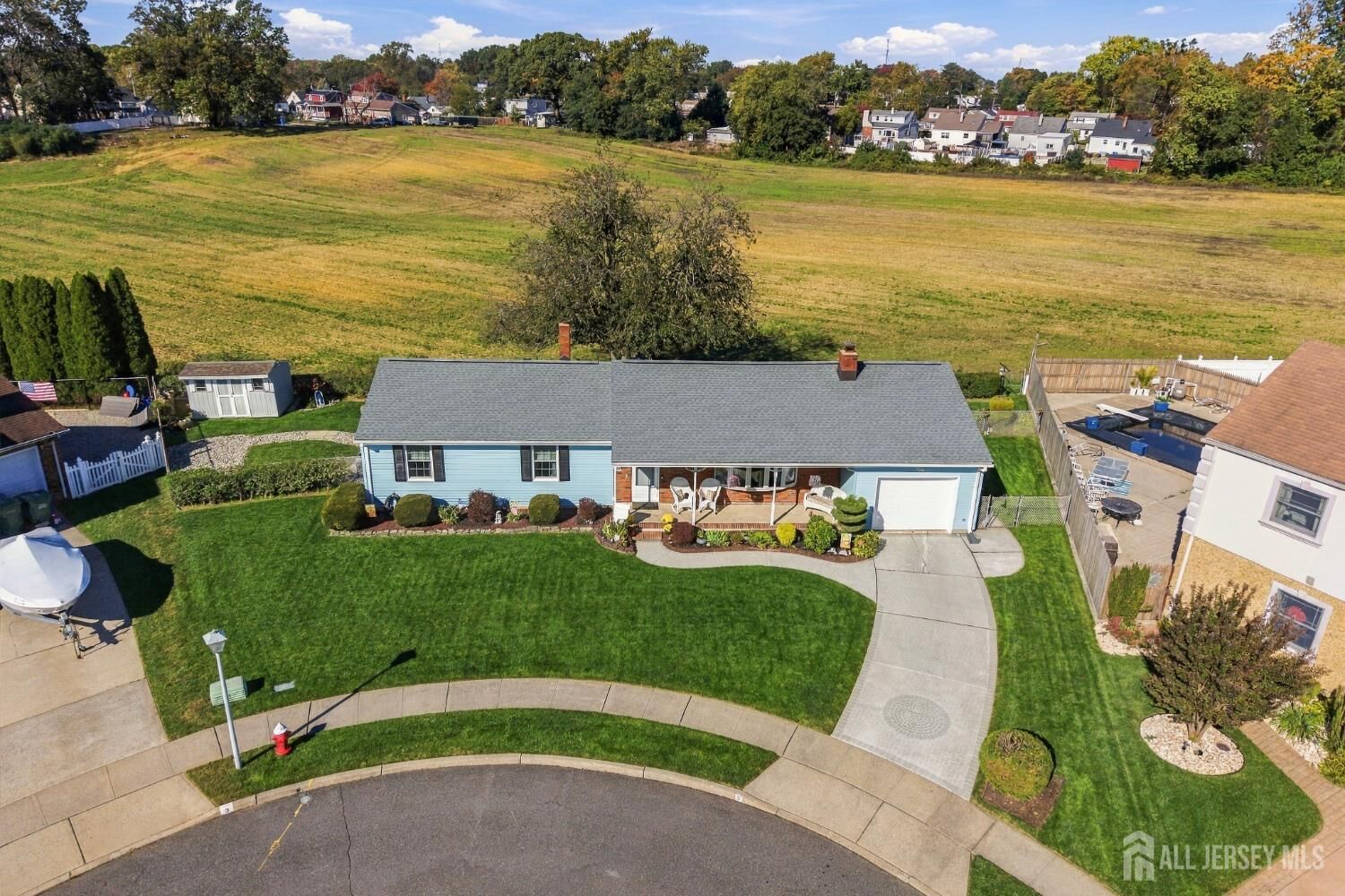 Property Photo:  5 Seaman Court  NJ 08879 