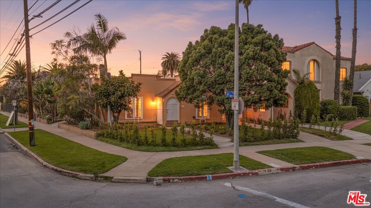 Property Photo: 1185 S Tremaine Ave CA 90019