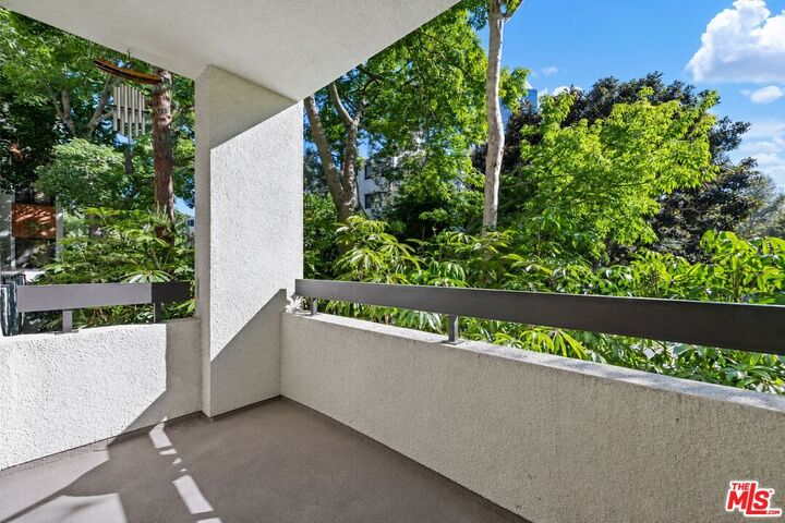 Property Photo:  2132 Century Park Ln, Unit 103  CA 90067 